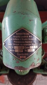 Strojek na uzavírání plechových konzerv BAX136