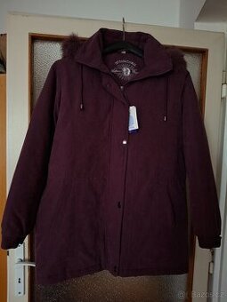 Nenošená dámská zimní bunda 42