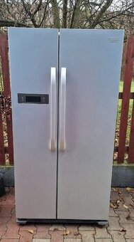 AMERICKÁ LEDNICE ARISTON