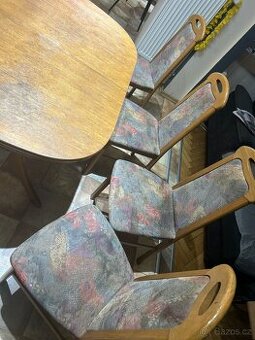 Prodám jídelní stůl a židle