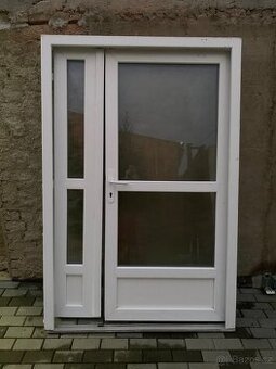 Plastové dveře 140x210