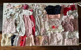 Balík oblečení pro holčičku