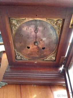 Hodiny stolní - cestovní