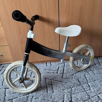 Dětské odrážedlo černobílé