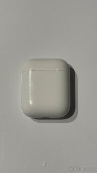 Apple AirPods2 with Charging Case