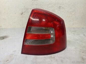 ŠKODA OCTAVIA 2 2004-2008 - PRAVÉ ZADNÍ SVĚTLO