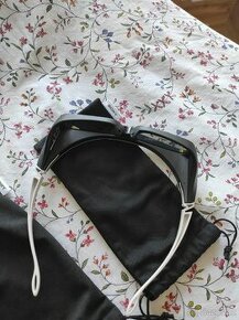 Sonny 3D brýle,2 kusy,bez kablíků,(cena 400za oba+ poštovné)