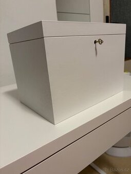 Dřevěná truhla na svatební přání (29 x 20 x 21 cm)