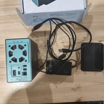 Externí box na dva HDD 3,5"