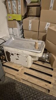 Řeznícký mlýnek na maso