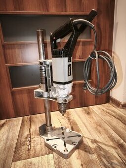 Vrtačka Narex ve stojanu