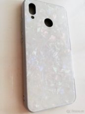 Zánovní krásný pevný a lesklý kryt Huawei P20 lite