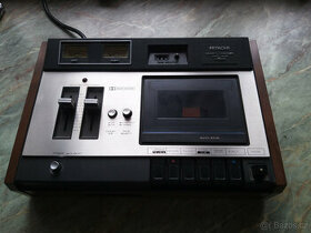 Hitachi D2330 Vintage Stereo Cassette Deck (1977-78)