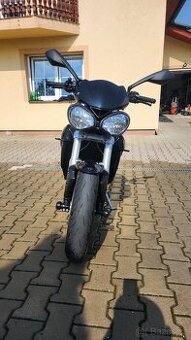 Triumph Street triple S 765