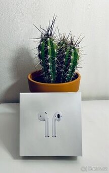 Bezdrátová sluchátka Apple AirPods (2019) (MV7N2ZM/A)