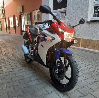 Honda CBR125 R