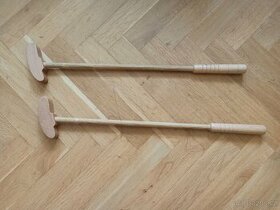 Dětské dřevěné hole na minigolf