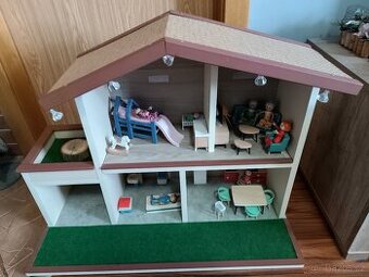 Domek pro panenky