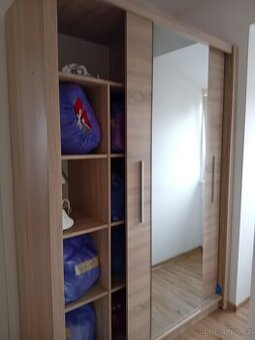 Šatní skříň