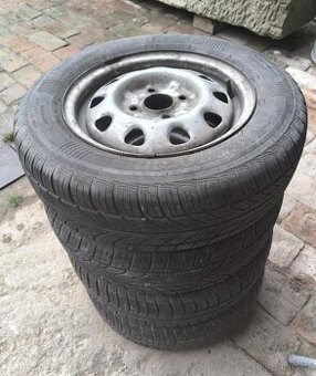 Disky a pneu 165/70 R13 - Felicia