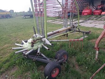Shrnovač CLAAS LINER 450 T