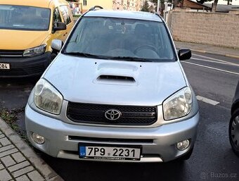 Toyota RAV4 2.0 85kW 2004 (na opravu/ND)