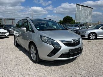 Zafira 1.4 turbo 103kw, 1. majitel, 7 míst, serviska