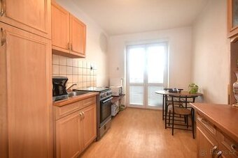 Pěkný 2+1, 60,4 m2, v cihlovém domě, se dvěma balkony, Žate