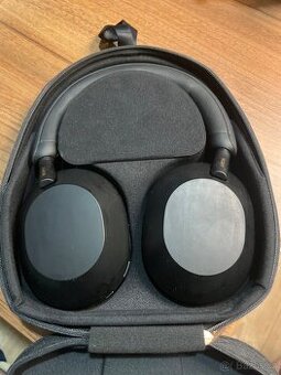 Náhlavní sluchátka Sony WH‑1000XM5 – jako nová