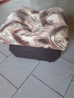 taburet s úložným prostorem
