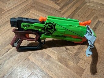 Nerf Zombie Strike kuše