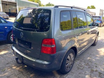 Volkswagen Touran 1.6 Mpi 75 KW TOP STAV VYHŘ. SEDADEL