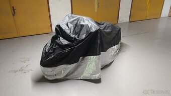 Plachta na motorku ČERNO-STRÍBRNÁ XXL