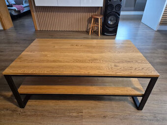 Konferenční stolek z masivu