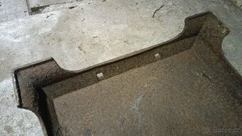 Prodám litinový podstavec