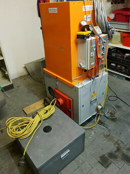 Foukací stroj CELLFLOC C355 pro vhazování izolace s dálkovým