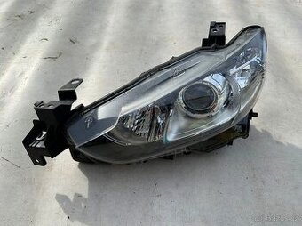 Mazda 3 BM, levé přední světlo