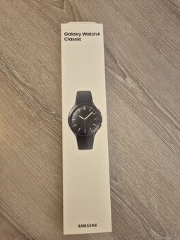 Pánské chytré Samsung hodinky Galaxy Watch 4 černé