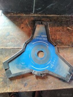 Prodám 2 žací nože ke křovinořezu