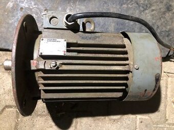 Přírubový elektromotor 1.8 KW 1430 otáček.