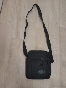 Černá pánská taška přes rameno