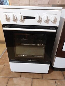 Sporák se sklokeramickou deskou