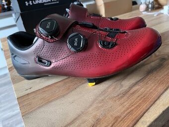 Tretry Shimano cr7