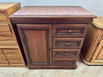 648 Komoda hladká 2-řadá frézovaná