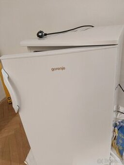 Menší lednička Gorenje