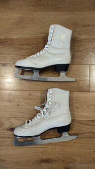 Dívčí brusle 32