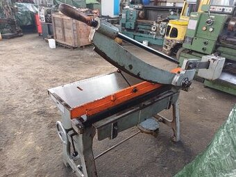 Tabulové nůžky NTP 1000/2,5B