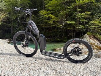 Elektrokoloběžka KOSTKA MUSHING 500W/720Wh