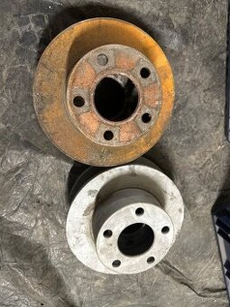 Zadní kotouče dvě sady Passat b5.5