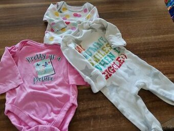 Různé oblečení pro holčíčku 0-6 měsíců 27 ks
